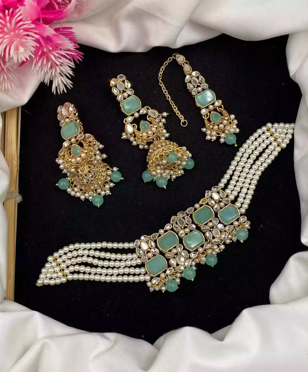 Egyptian choker set