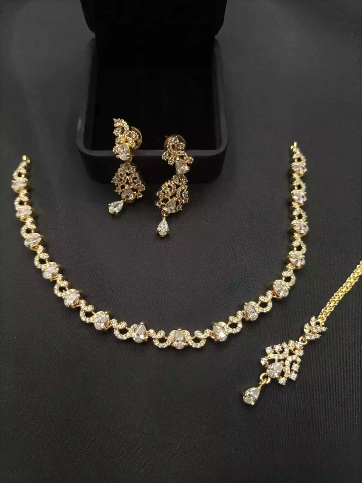 Delicate AD zircon necklace set
