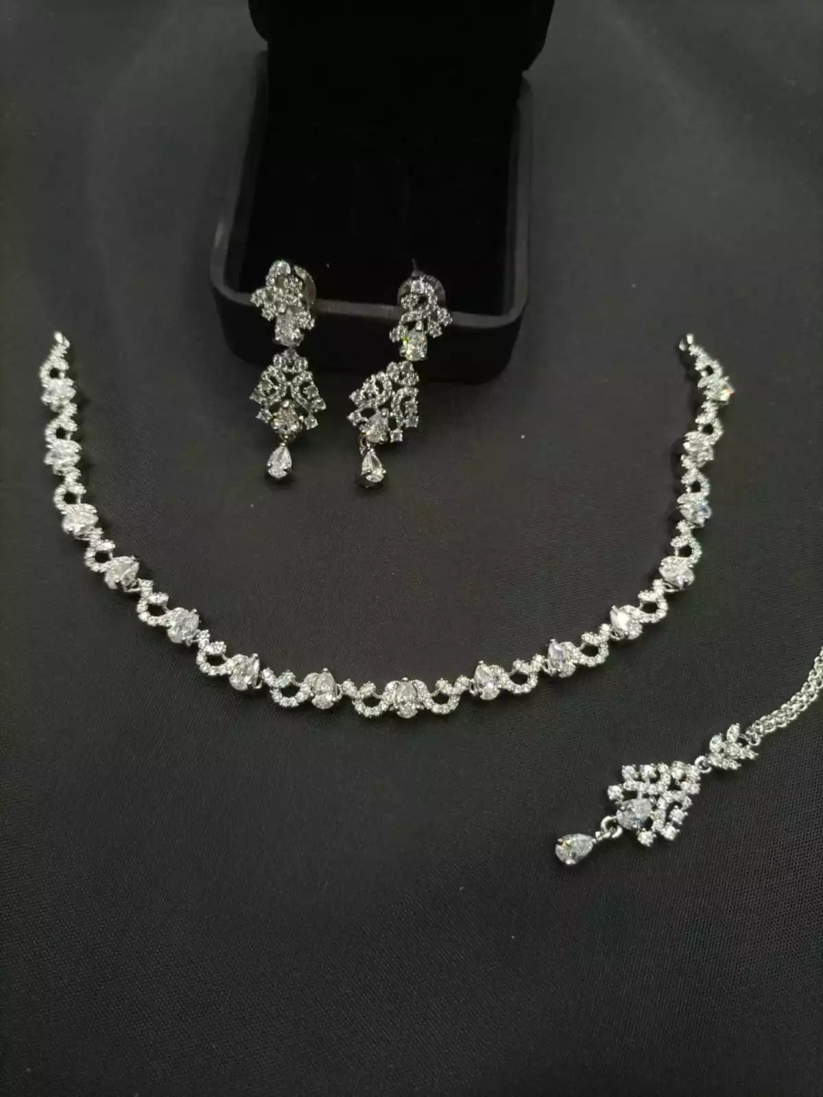 Delicate AD zircon necklace set