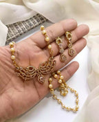 Zircon pendant set