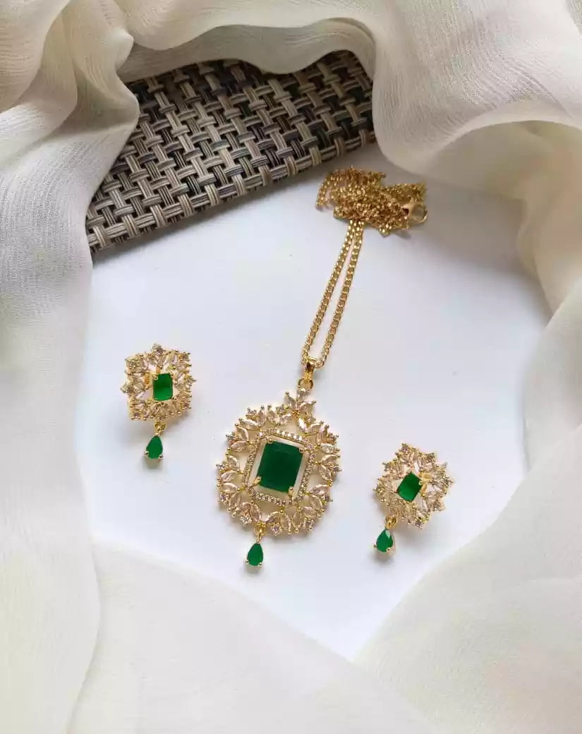 Indian zircon pendant set