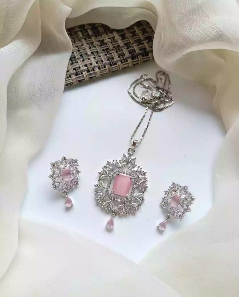 Indian zircon pendant set