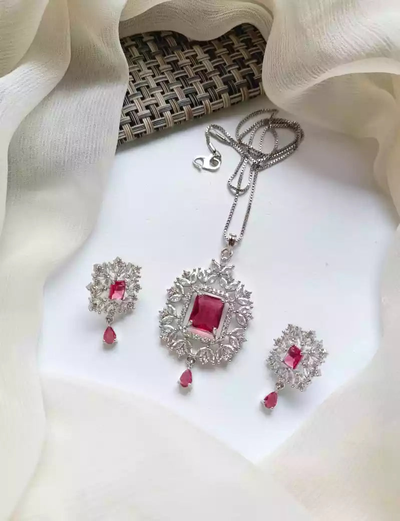 Indian zircon pendant set