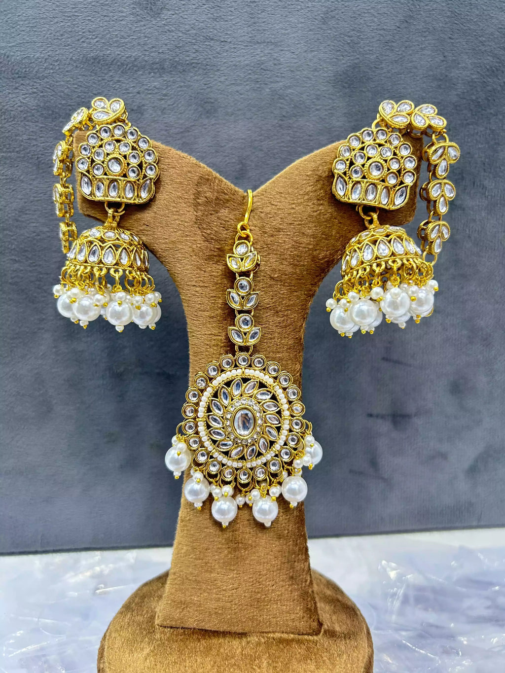 Kundan earrings teeka