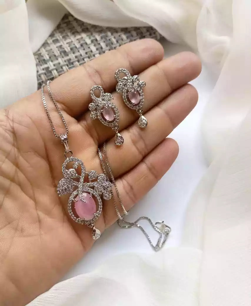 American diamond pendant set