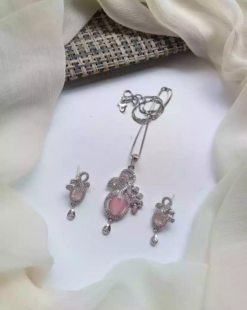 American diamond pendant set