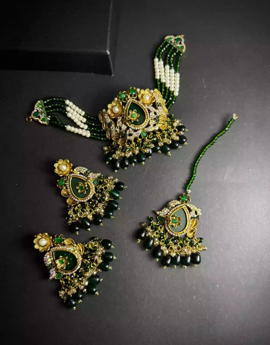 Handmade choker set