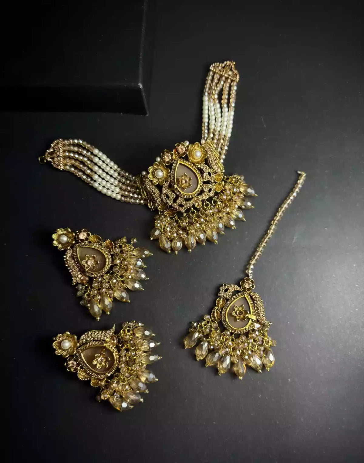 Handmade choker set