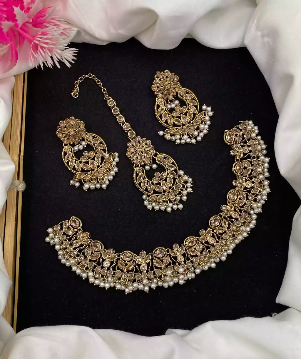 Reverse AD necklace set