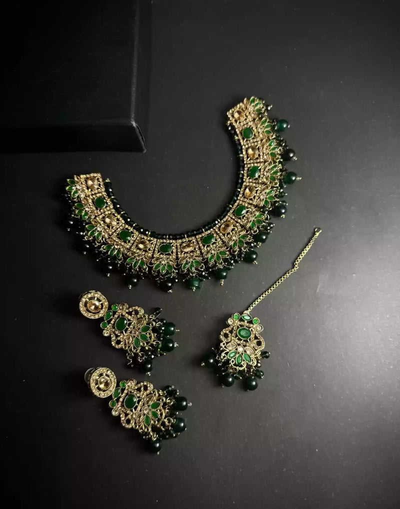 Zircon necklace set with teeka