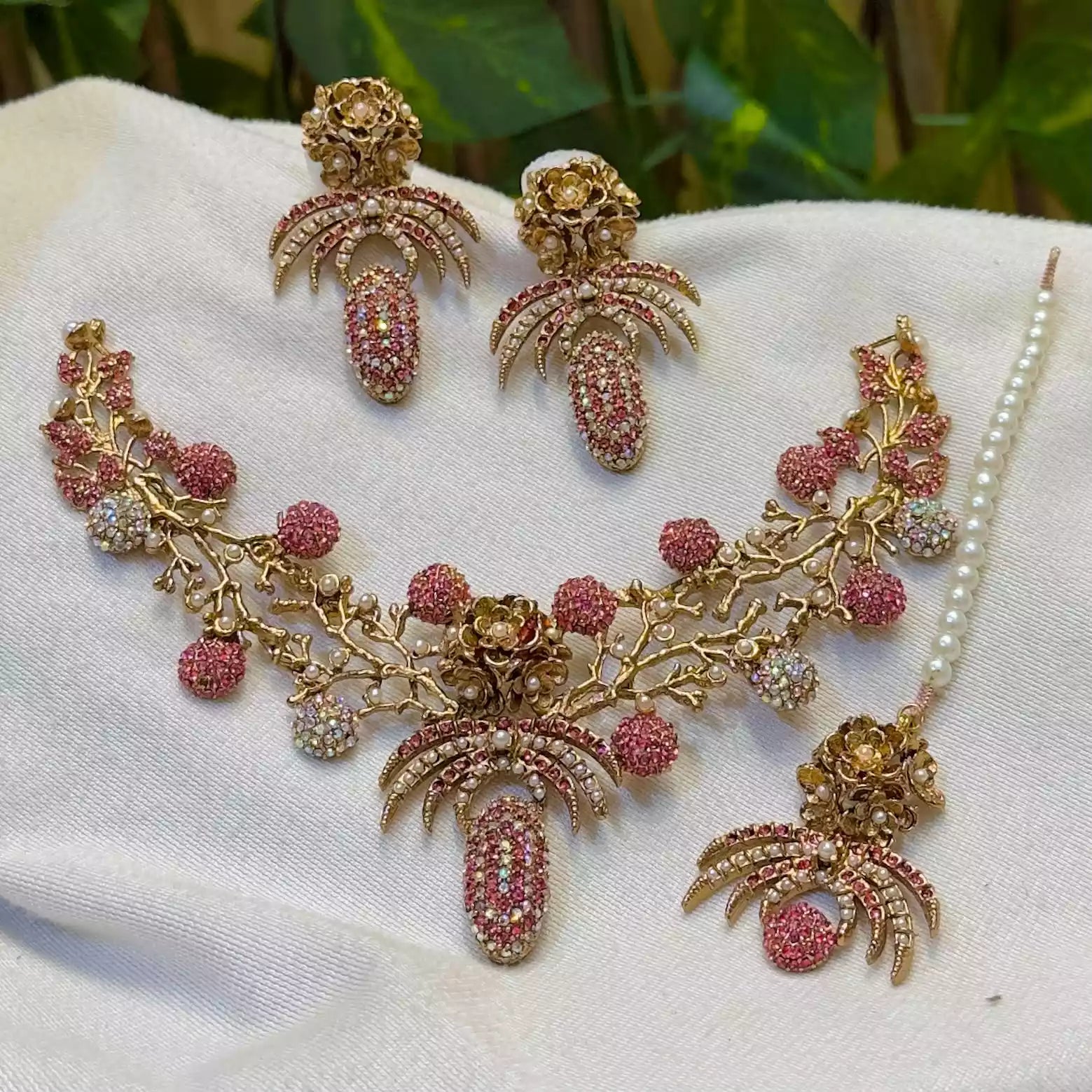 Turkish designer necklace set Secondary image