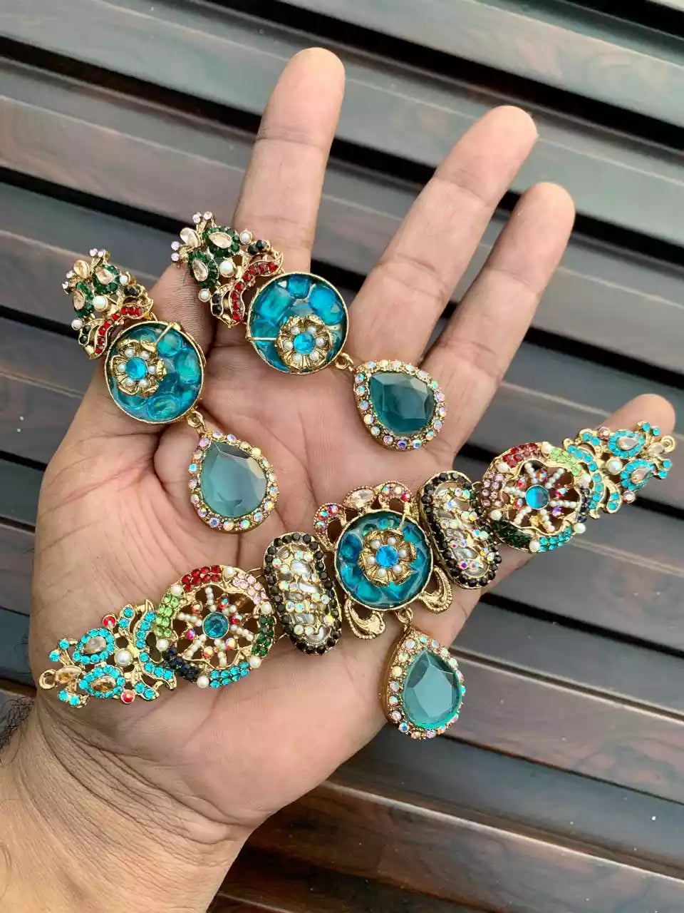 Handmade turkish choker set Secondary image