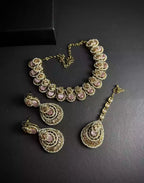 Zircon necklace set with teeka