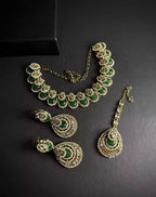 Zircon necklace set with teeka