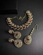 Zircon necklace set with teeka
