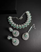 Zircon necklace set with teeka