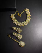 Zircon necklace set with teeka