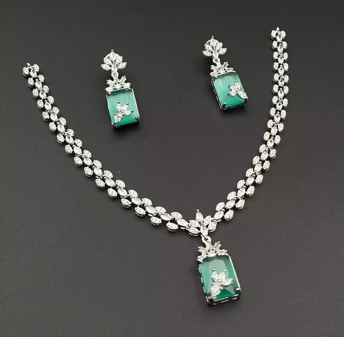 Elegant zircon necklace set