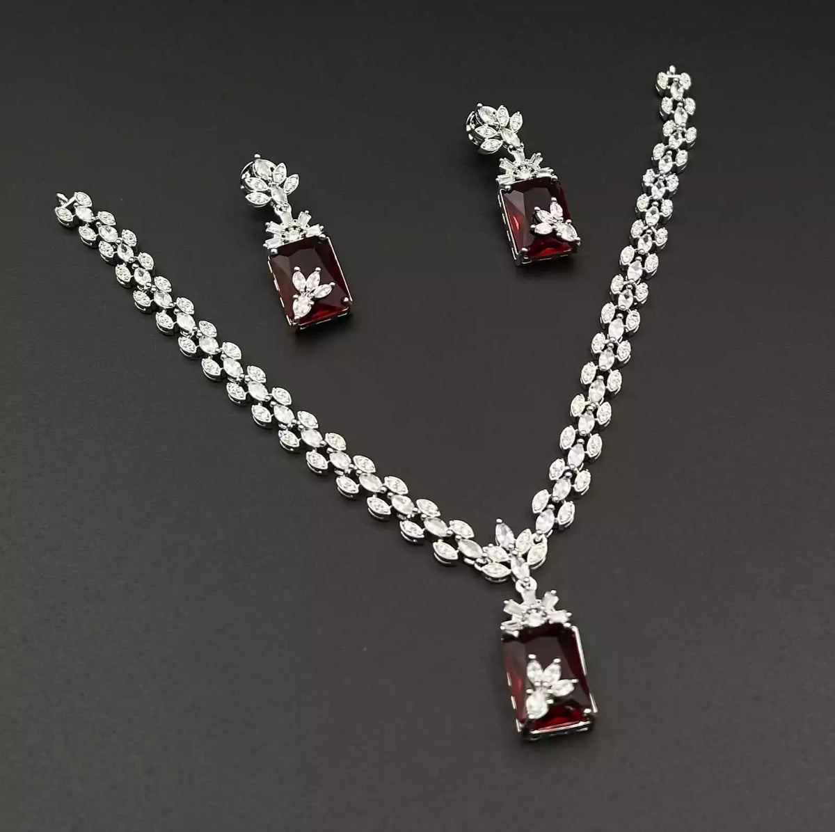 Elegant zircon necklace set