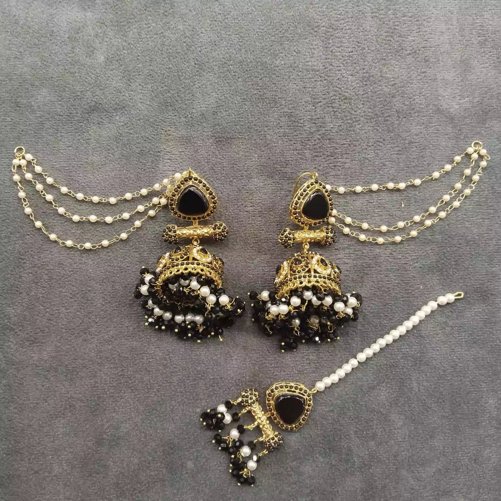 Elegant jhumki teeka with saharay