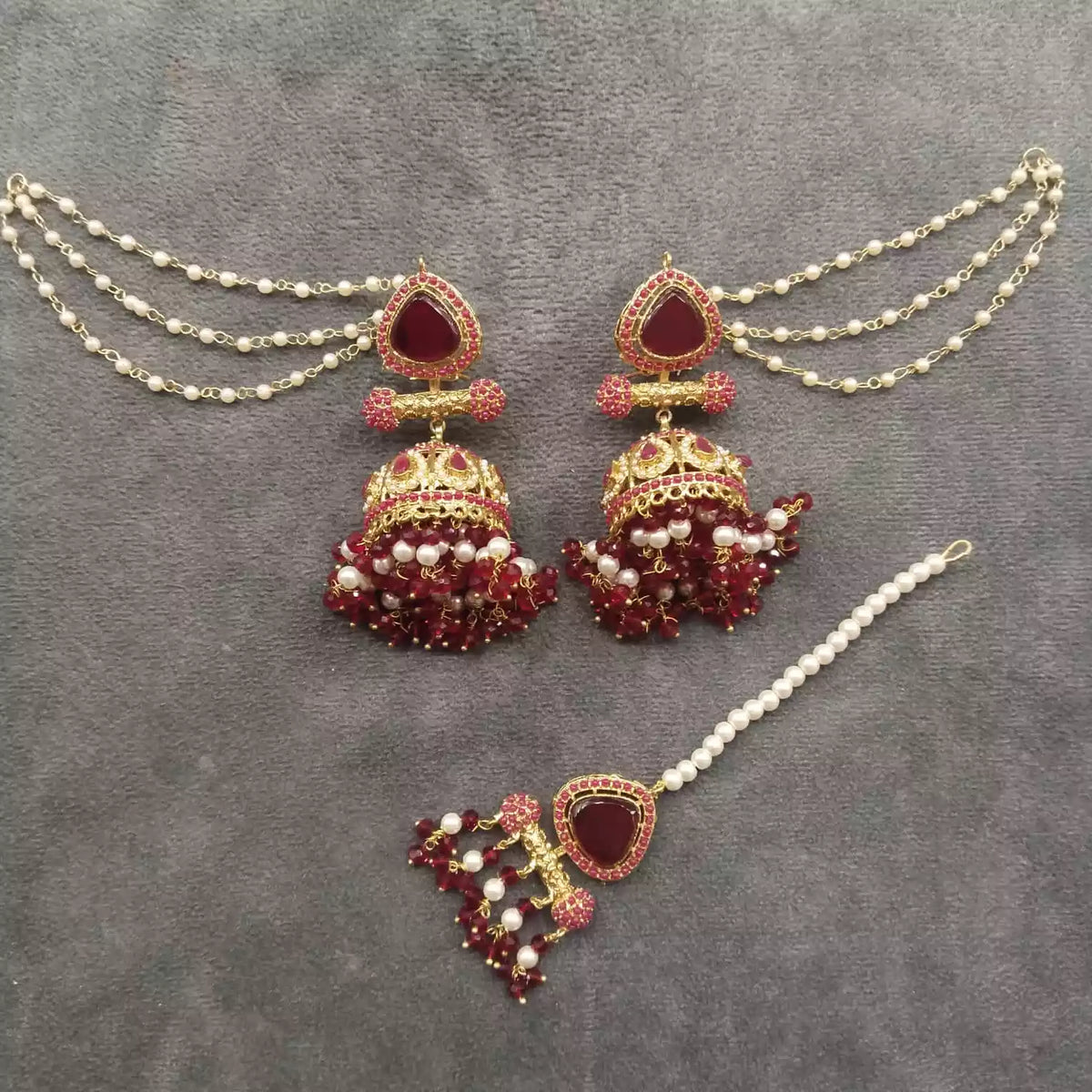 Elegant jhumki teeka with saharay