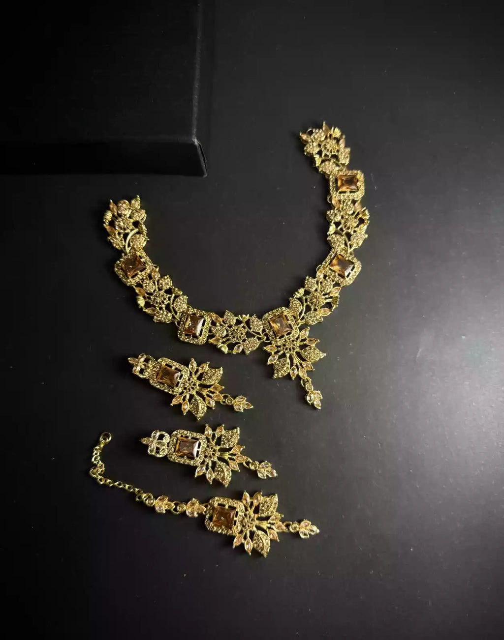Zircon necklace set