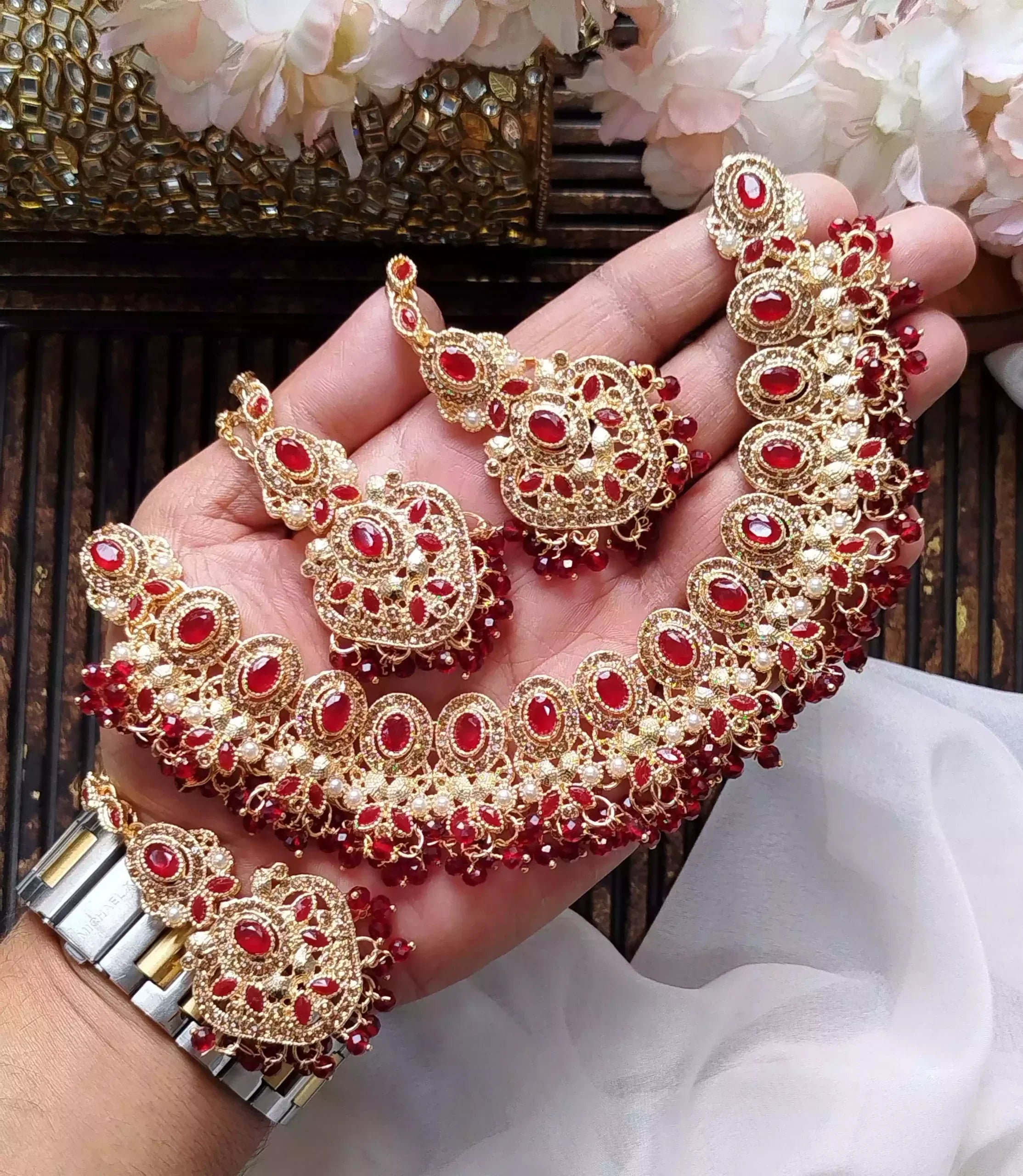 Zircon necklace set Secondary image