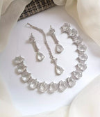 Big stone necklace set with teeka