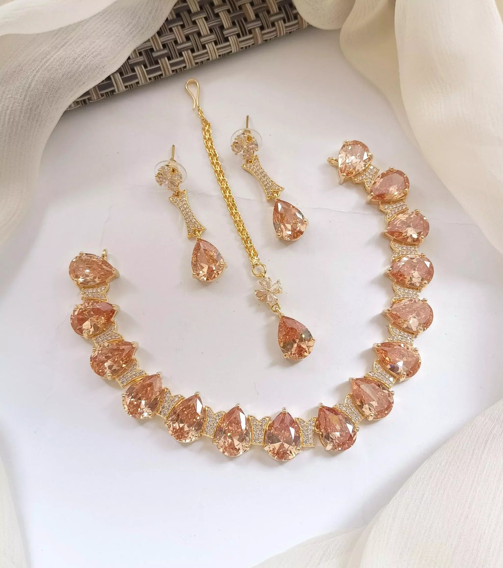 Big stone necklace set with teeka