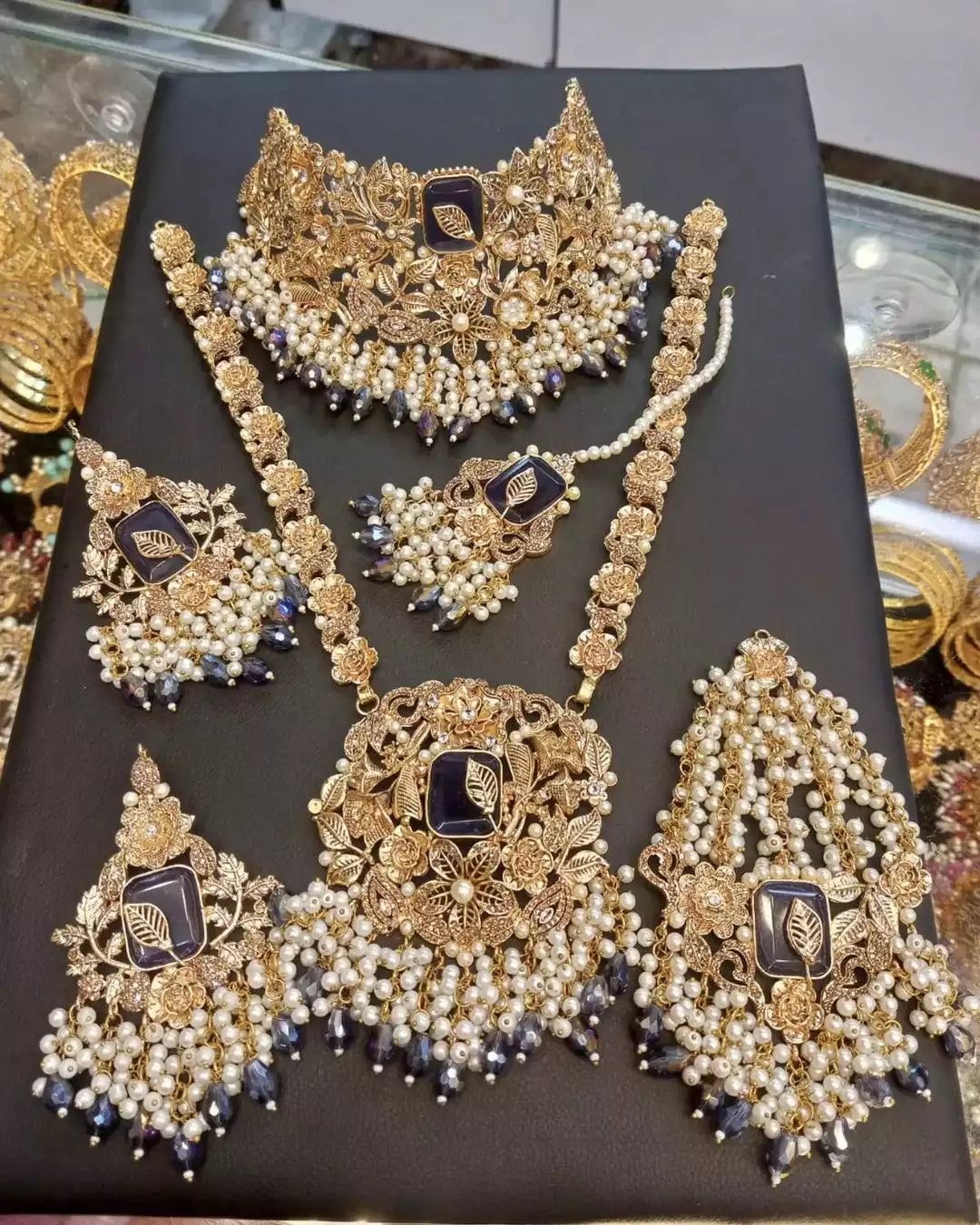 Handmade bridal set Secondary image