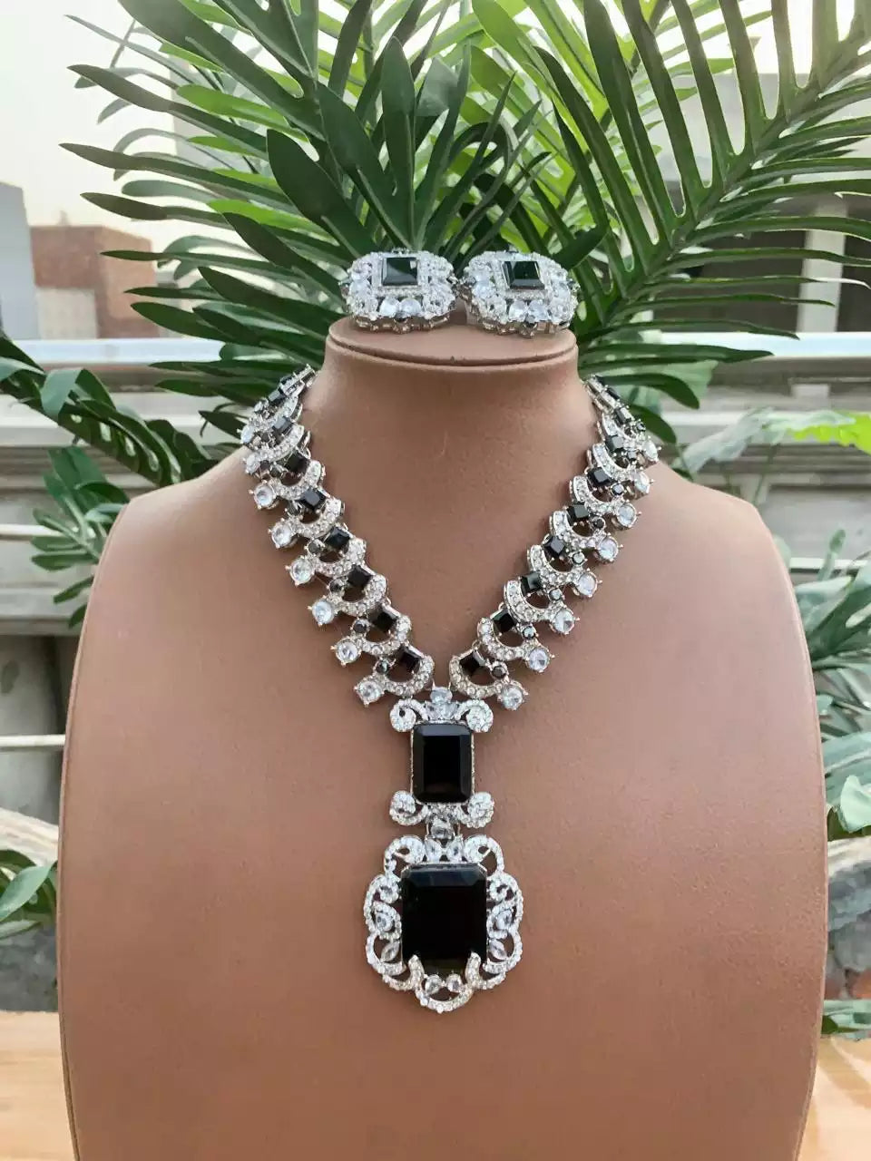 NEETA AMBANI inspired maala set Secondary image
