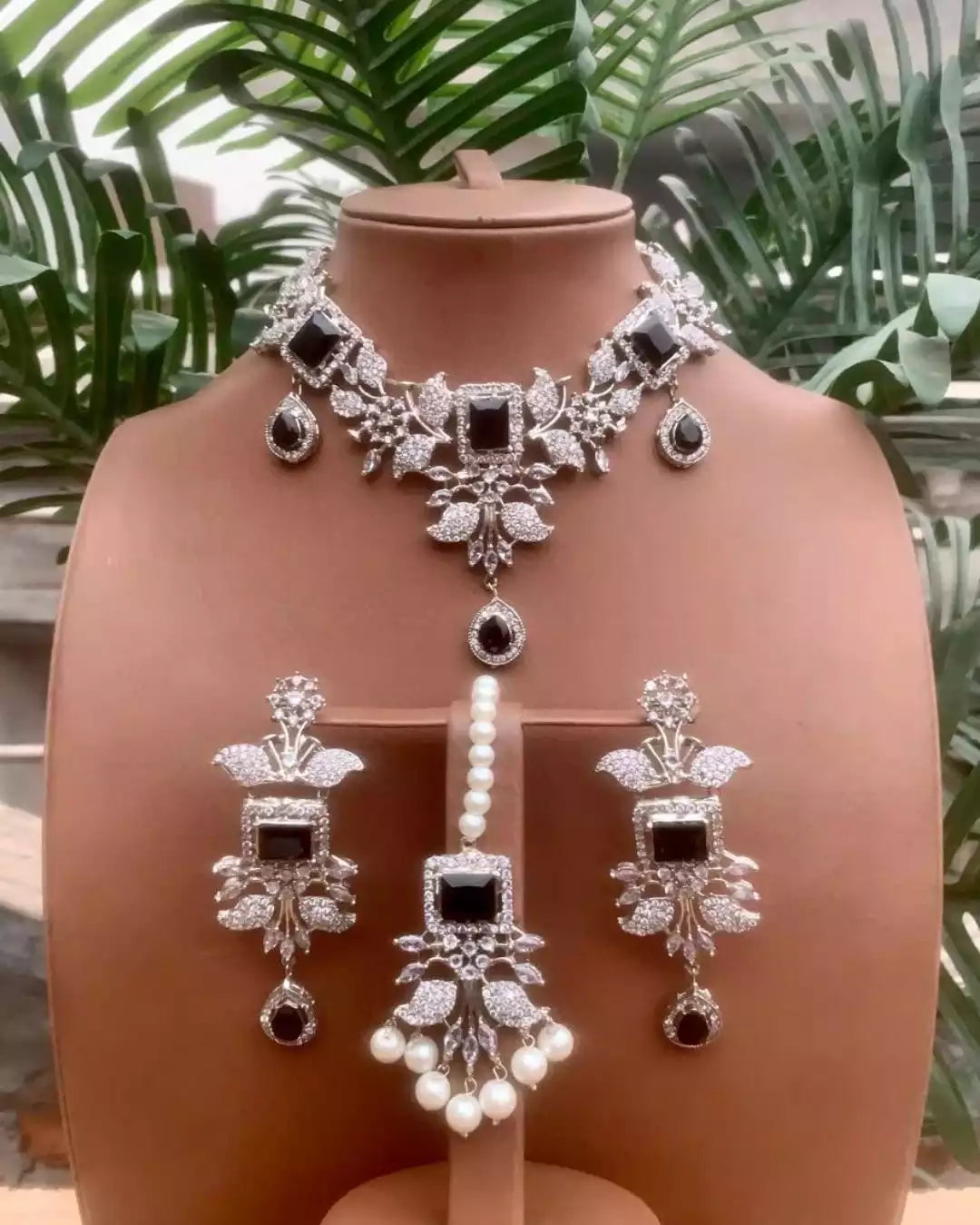 Rp jarao necklace set Secondary image