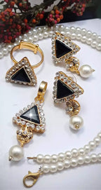 Egyptian locket set with maala