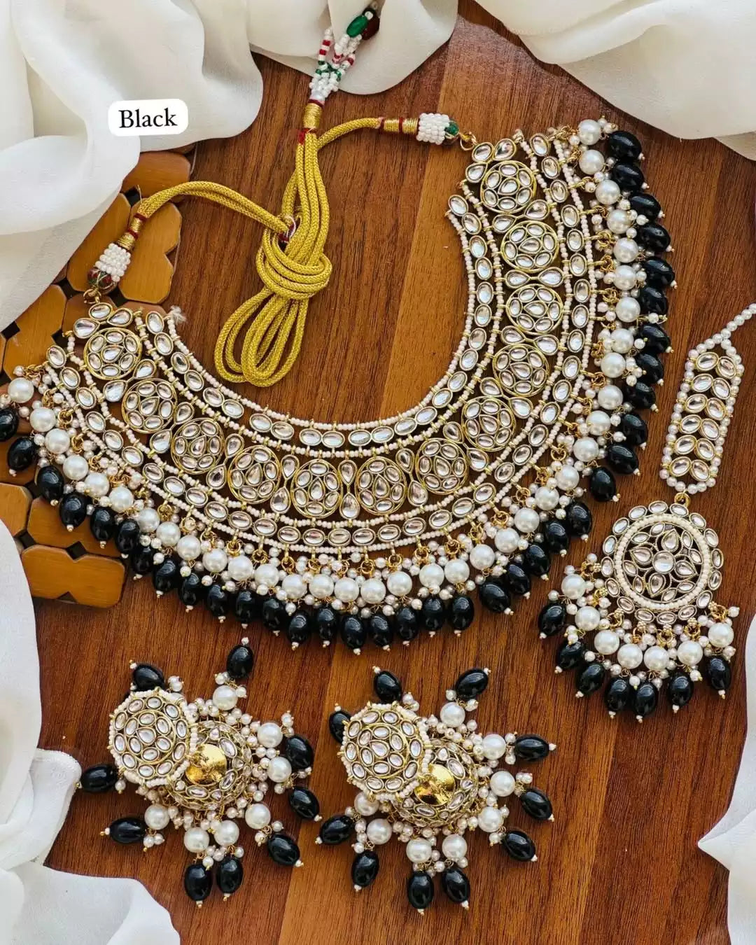 Kundan bridal set Secondary image