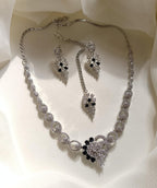 Indian necklace set with teeka