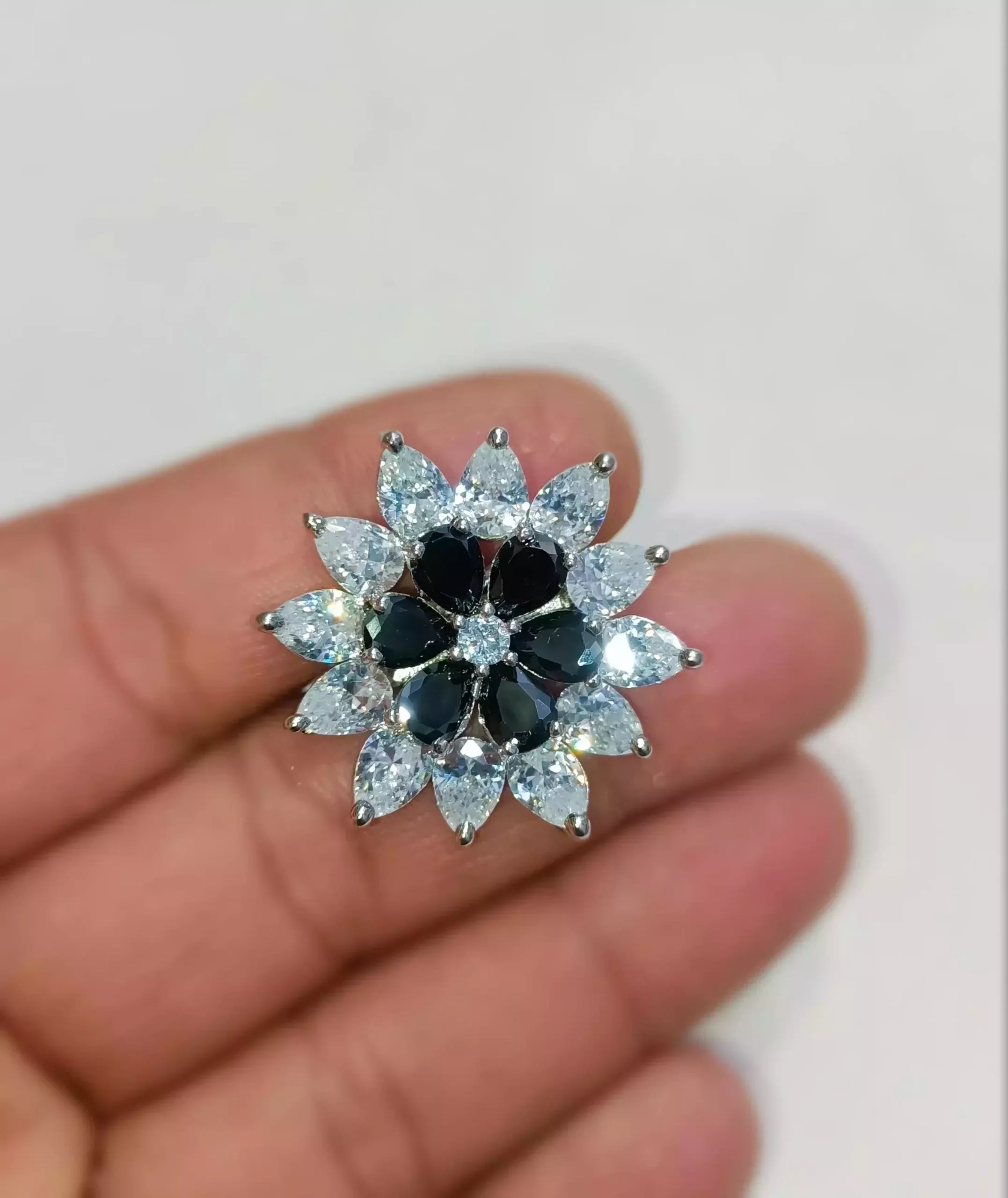 Zircon AD floral ring Secondary image