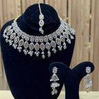 Zircon necklace set with teeka
