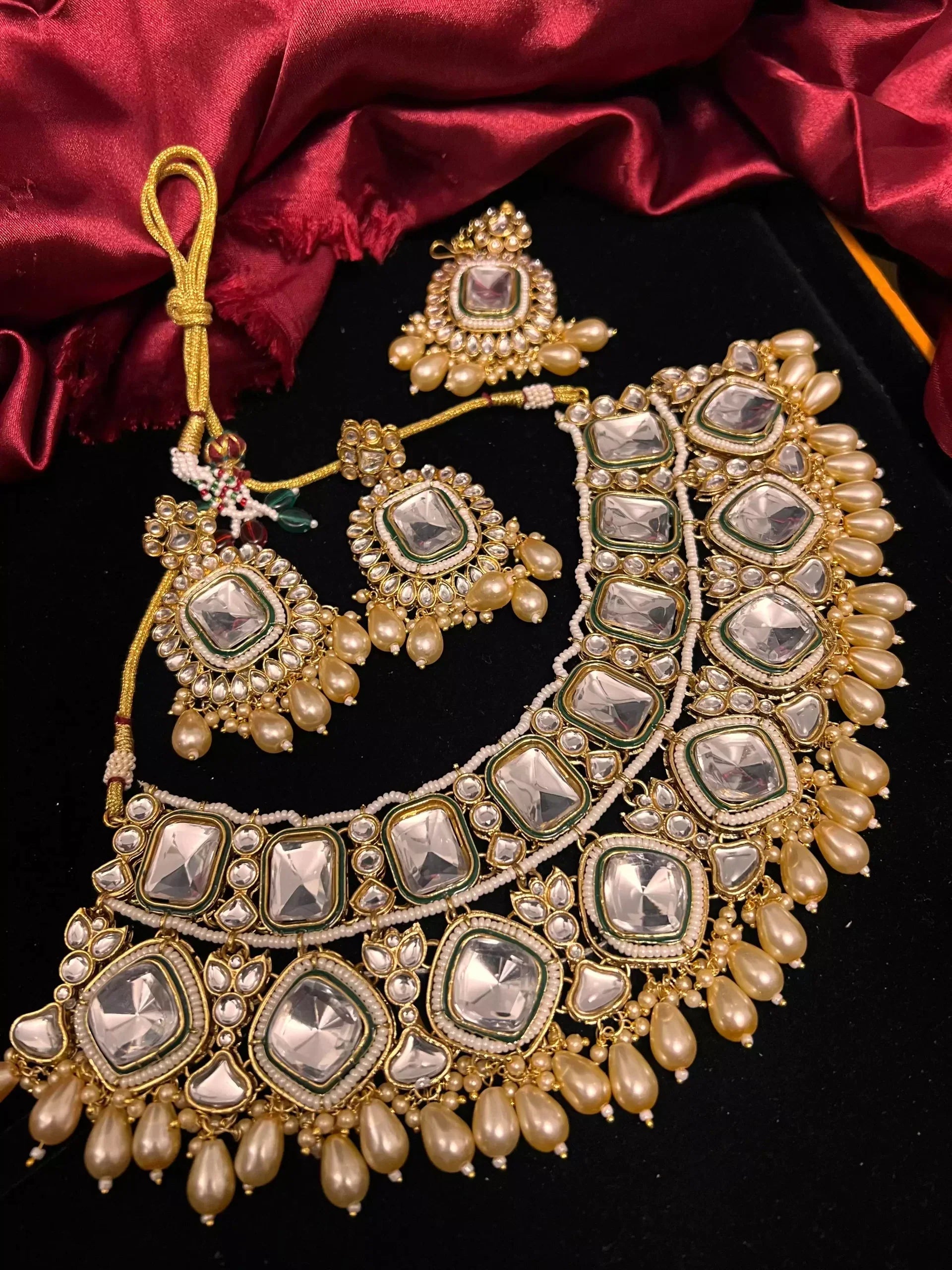 Indian kundan necklace set Secondary image