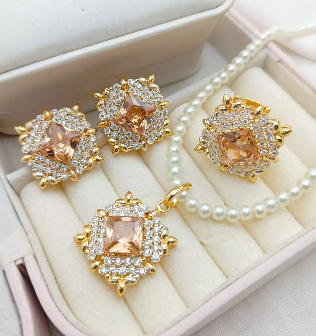 Zirconia pendant set with ring