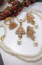 Egyptian locket set with maala