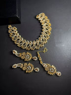 Zircon necklace set with teeka