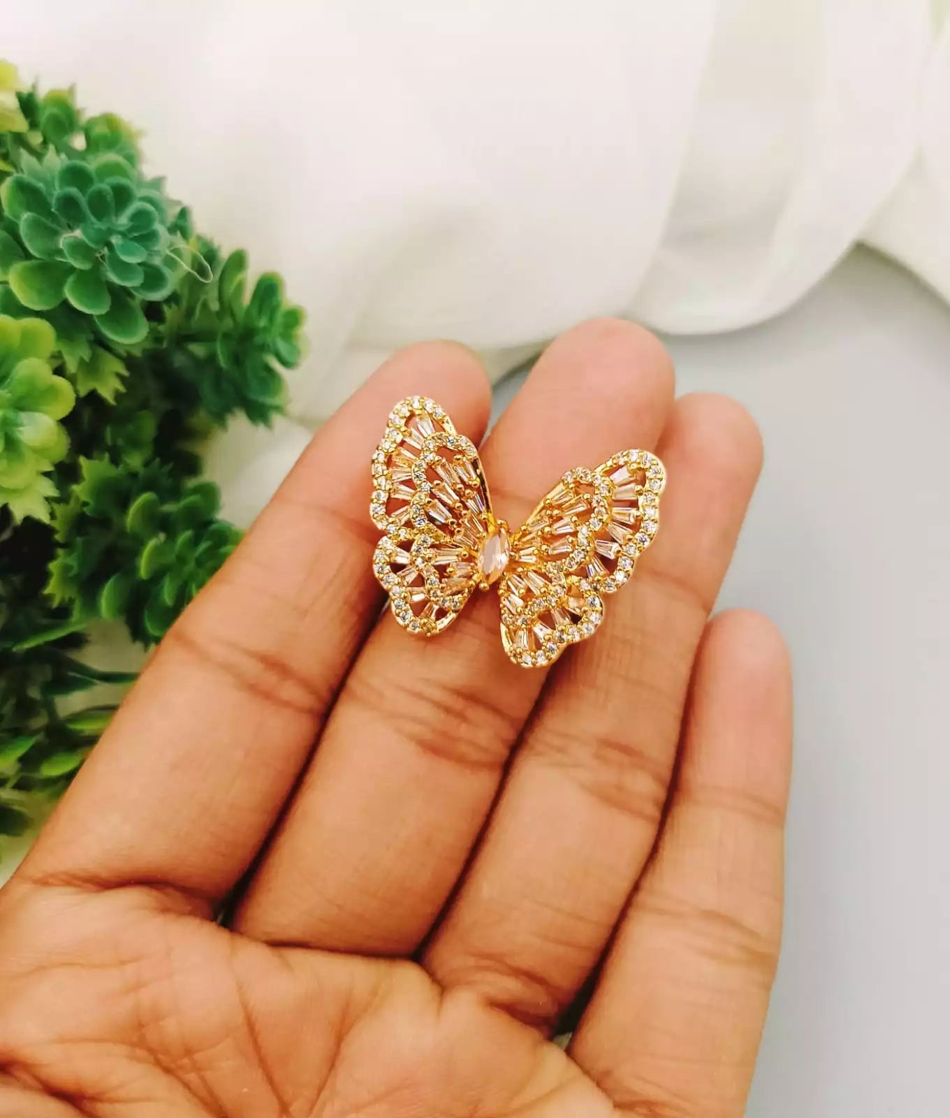 Zircon butterfly ring