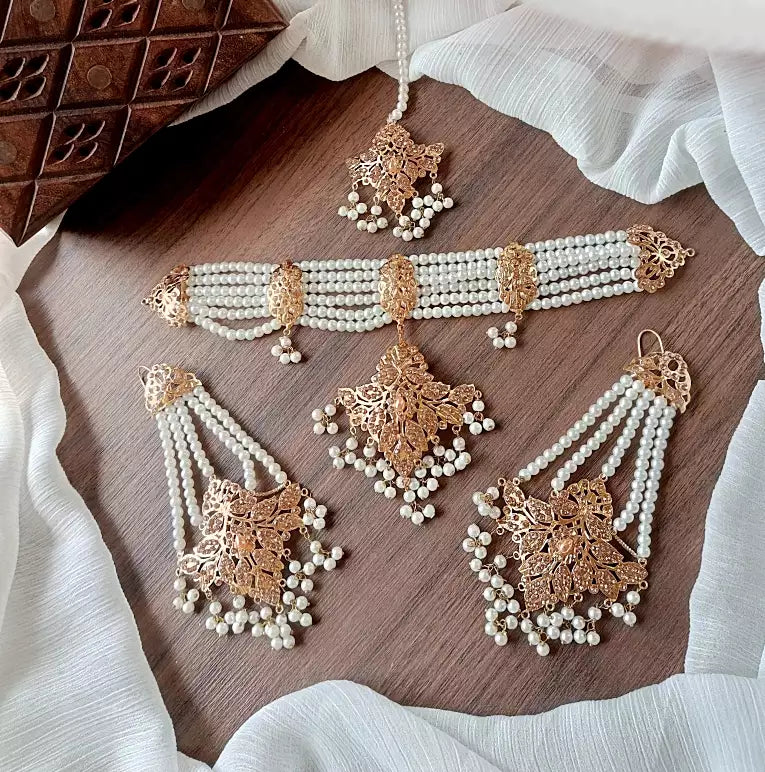 Hyderabadi choker set with big size earrings