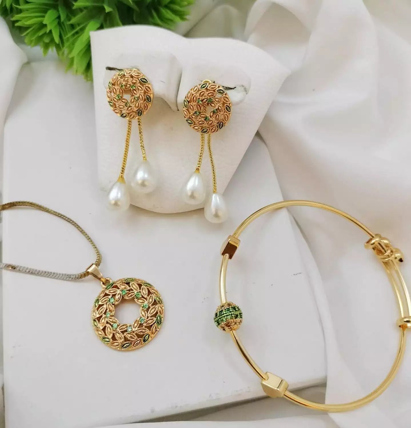 Gold plated pendant set-019
