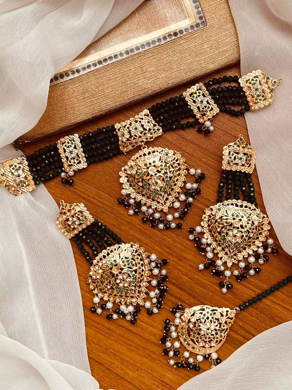 Hyderabadi choker set
