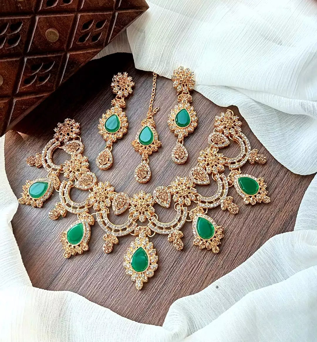 Zircon necklace with teeka Secondary image