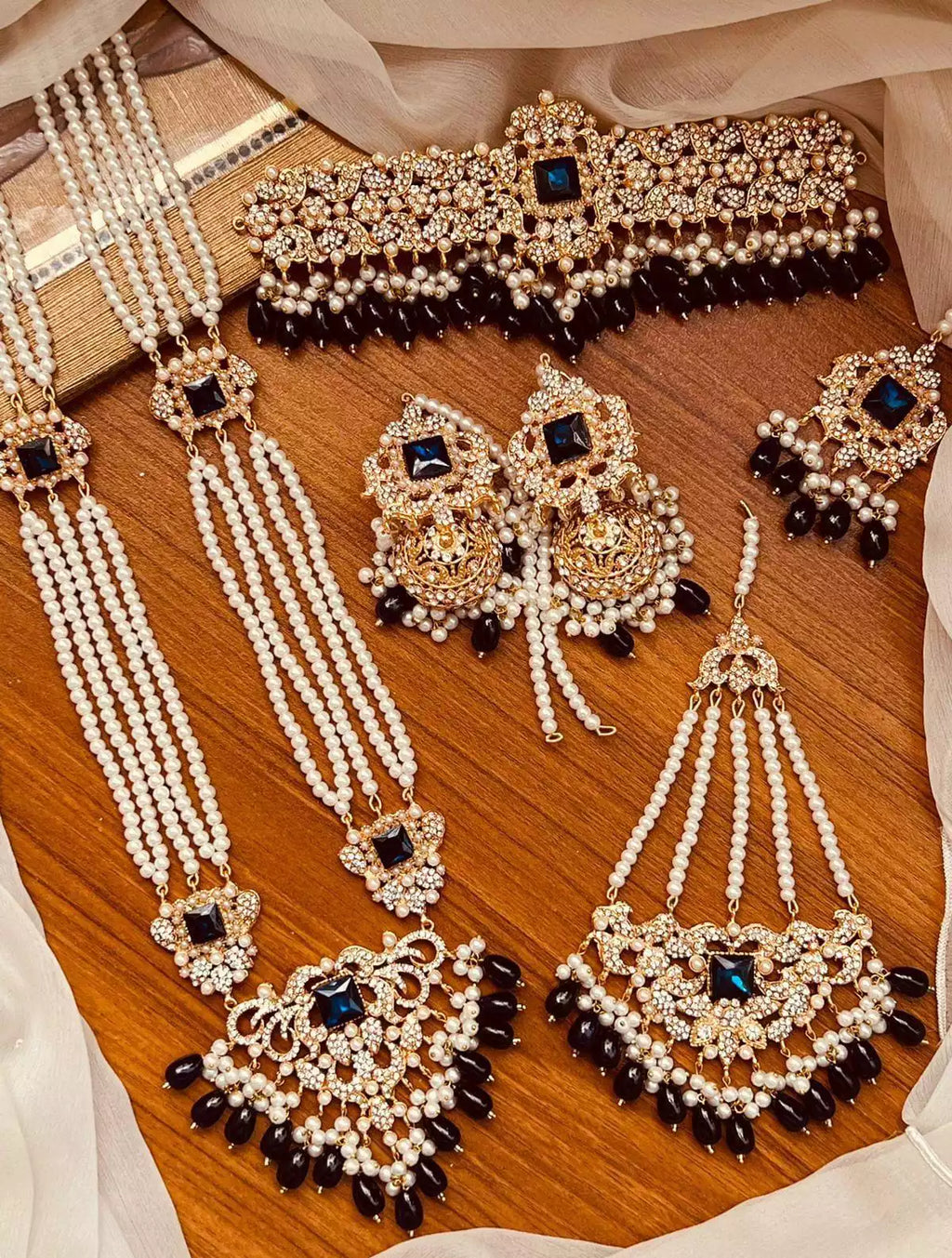 ROYAL Pearl bridal set