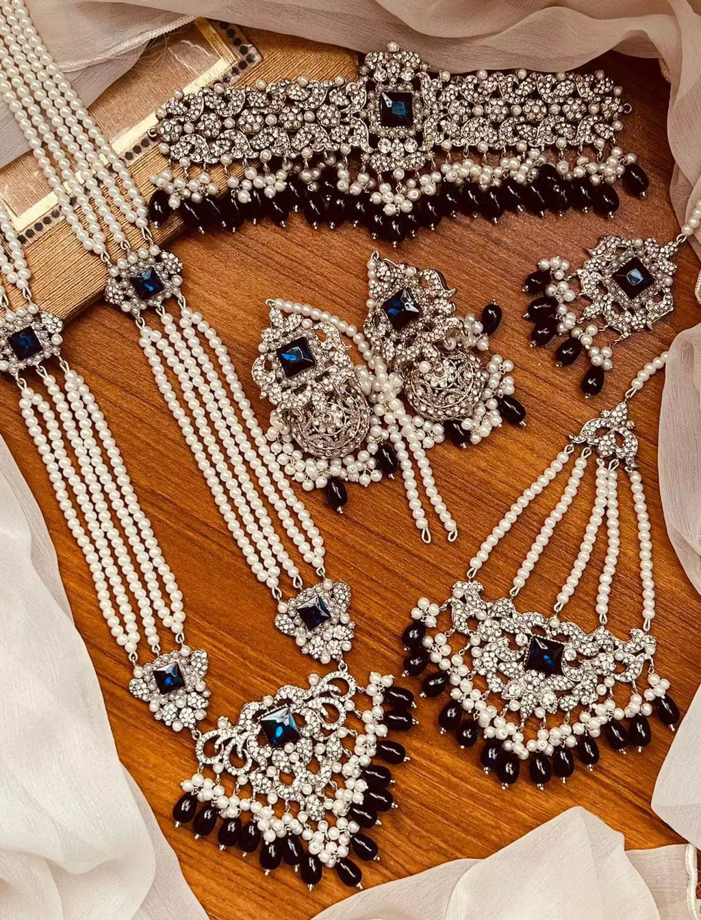 ROYAL Pearl bridal set