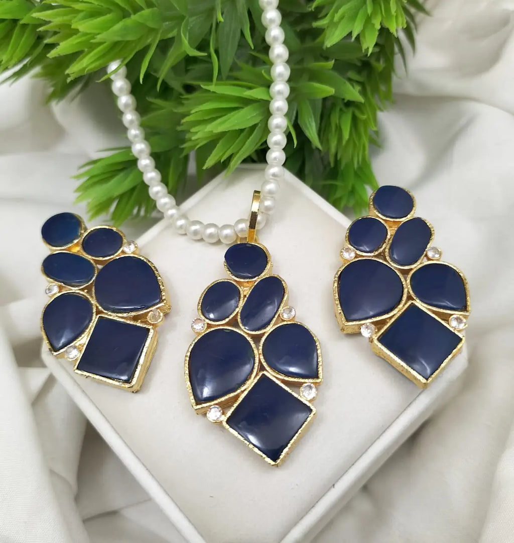 Egyptian pendant set