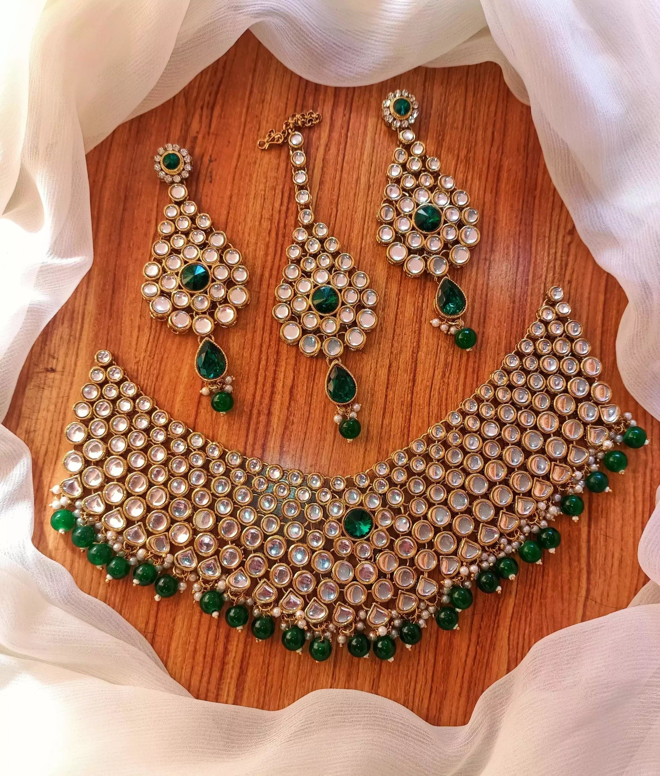 Indian kundan necklace set Secondary image